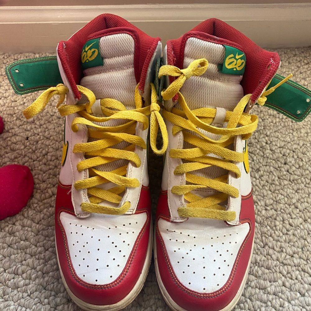 Men’s Nike shoes